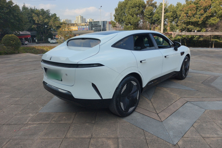 Avatr 11 2024 car image #5