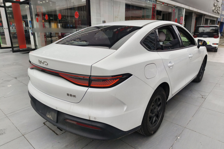 BYD Seal 05 DM-i 2025 car image #5