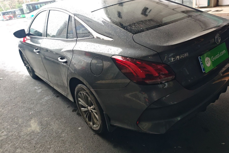5 2025 car image #5