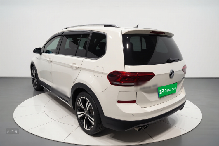 Volkswagen Touran 2020 car image #5