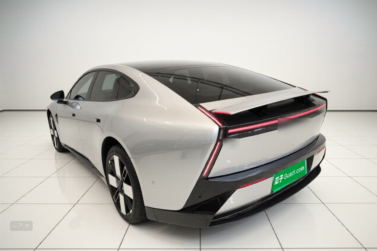 Xpeng P7 2025 imagen de coche #5