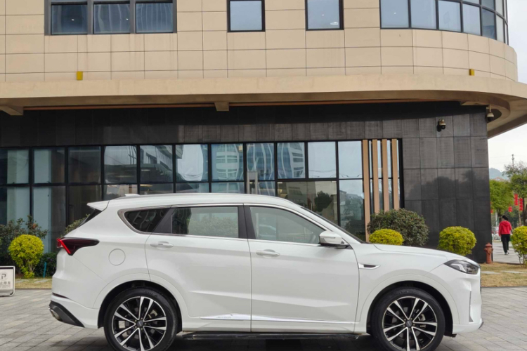 X70 PLUS 2020 car image #5