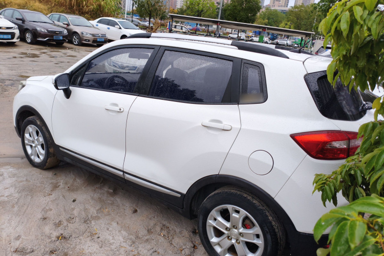 Changan CS15 2018 صورة سيارة #5