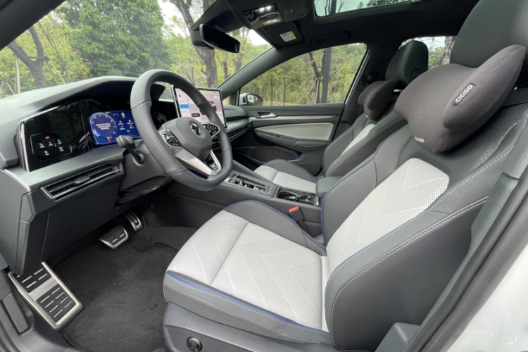 Volkswagen Golf 2024 car image #5