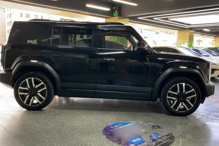 2025 car image #5