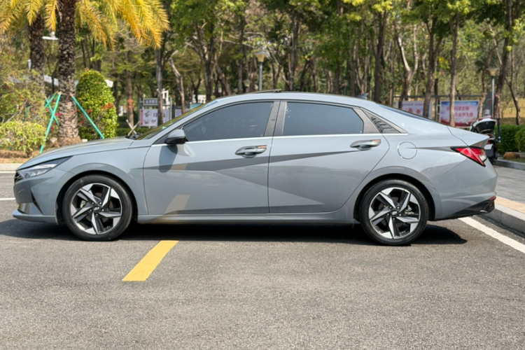Hyundai Elantra 2020 immagine di auto #5