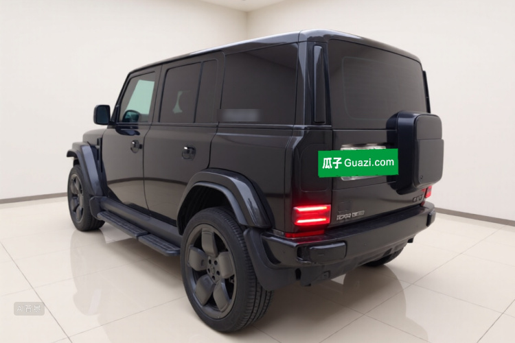 2025 car image #5