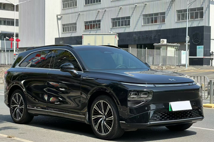 Xpeng G9 2023 صورة سيارة #5