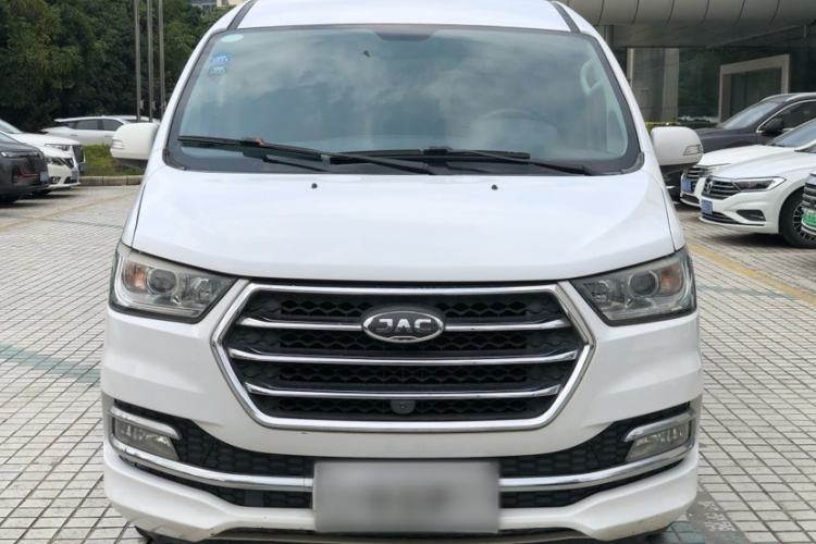 JAC 2017 car image #5