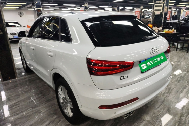 Audi Q3 2015 car image #5