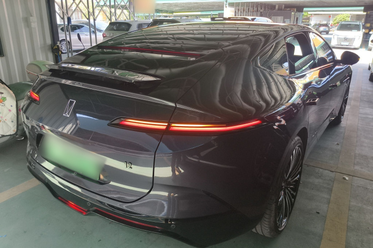 Avatr 12 2024 car image #5