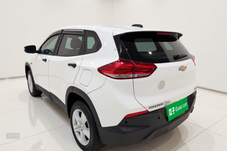 Chevrolet Tracker 2020 imagen de coche #5