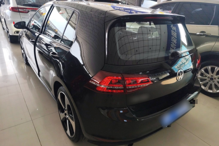 Volkswagen GolfGTI 2017 immagine di auto #5