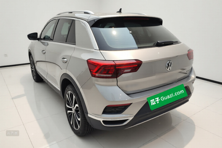 Volkswagen T-Roc 2020 car image #5