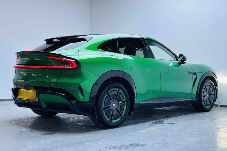 MI YU7 2025 car image #5