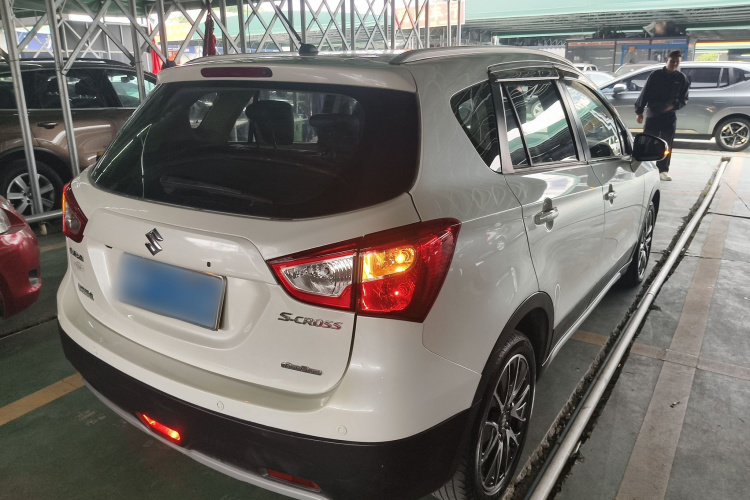 Suzuki S-Cross 2015 صورة سيارة #5