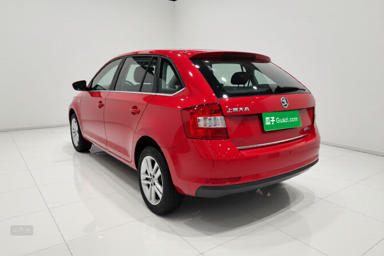 Skoda Rapid Spaceback 2015 immagine di auto #5