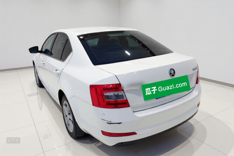 Skoda Octavia 2015 car image #5