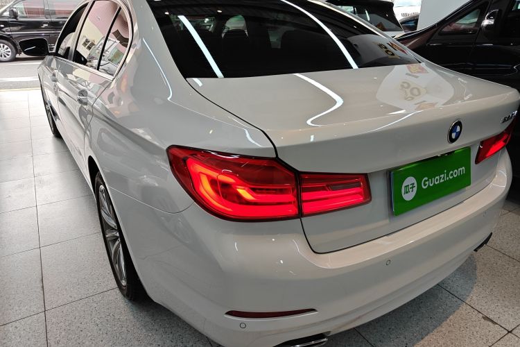 BMW 5 Series 2017 #5 BMW 5 Series 2017 car image #5