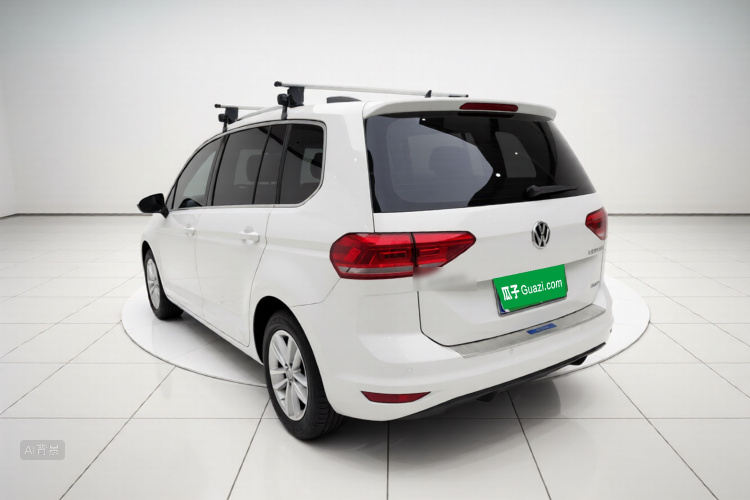 Volkswagen Touran 2017 immagine di auto #5