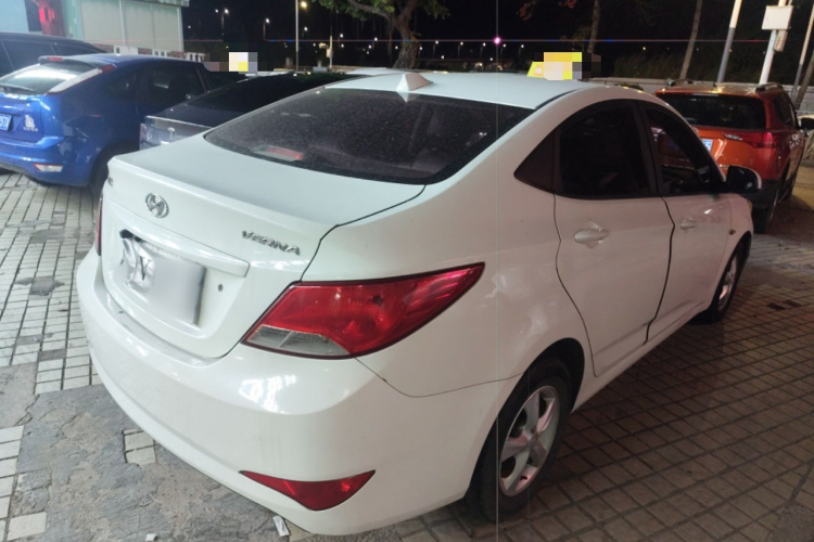 Hyundai Reina 2016 car image #5