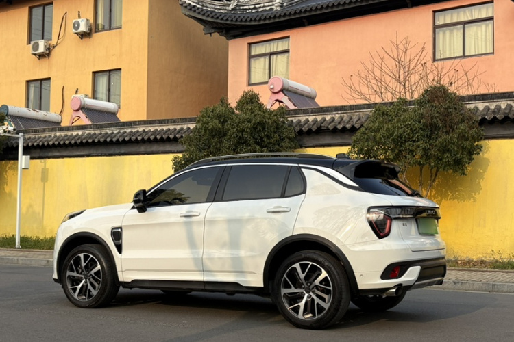 Lynk & Co 01 EM-P 2018 car image #5