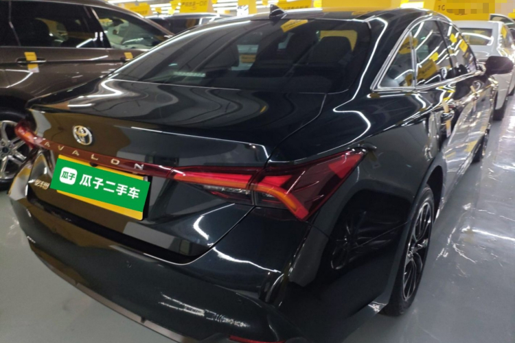 Toyota Avalon 2023 car image #5