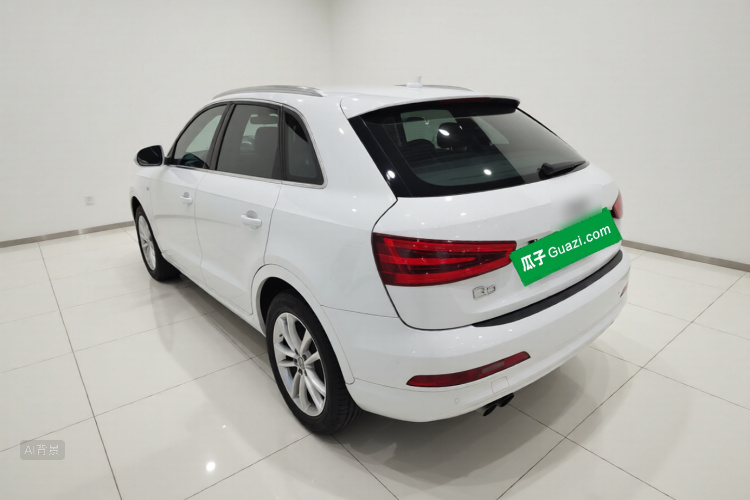 Audi Q3 2016 car image #5