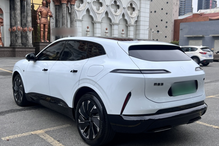 Avatr 07 2025 car image #5