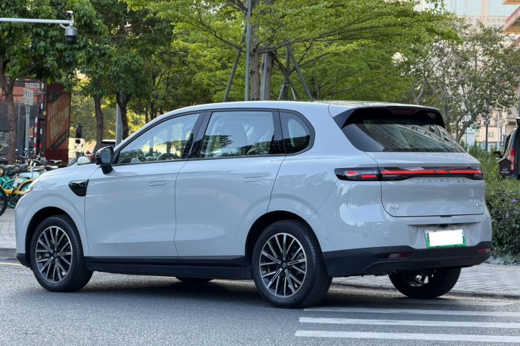 零跑汽车 零跑B10 2025 汽车图片 #5