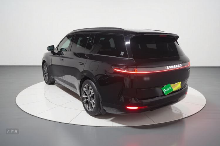 Lynk & Co 900 2025 car image #5