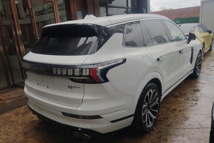 Lynk & Co 09 EM-P 2023 #5 Lynk & Co 09 EM-P 2023 car image #5