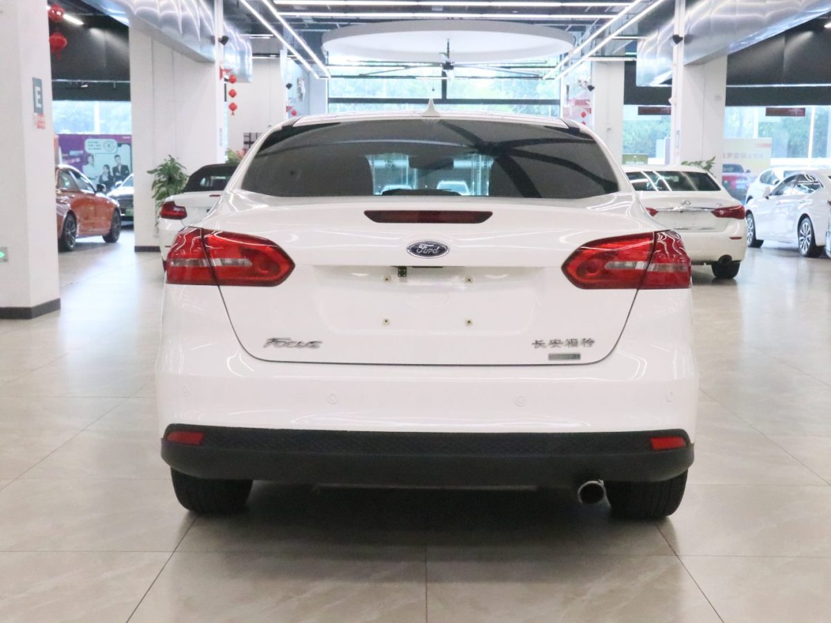 Ford Focus (Imported) 2017 صورة سيارة #5