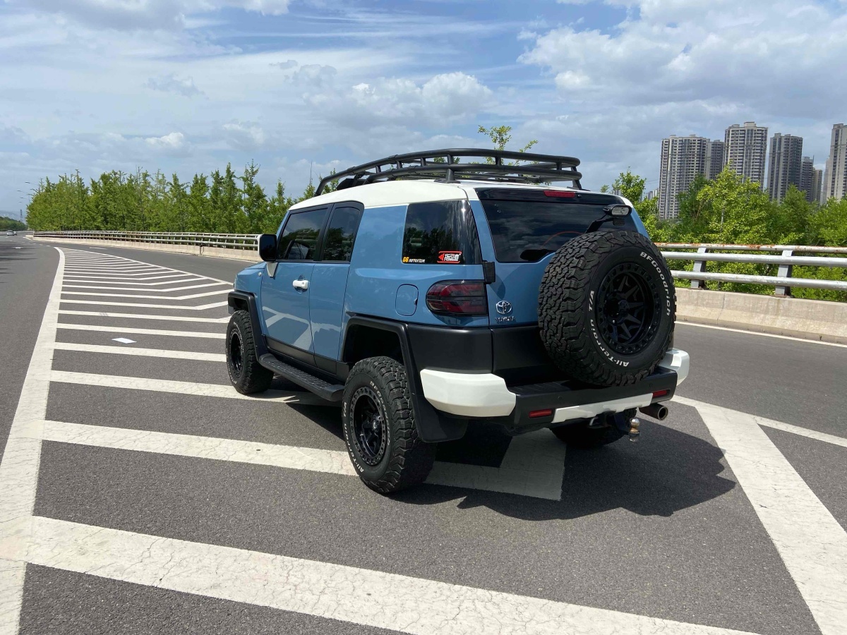Toyota FJ Cruiser 2020 immagine di auto #5