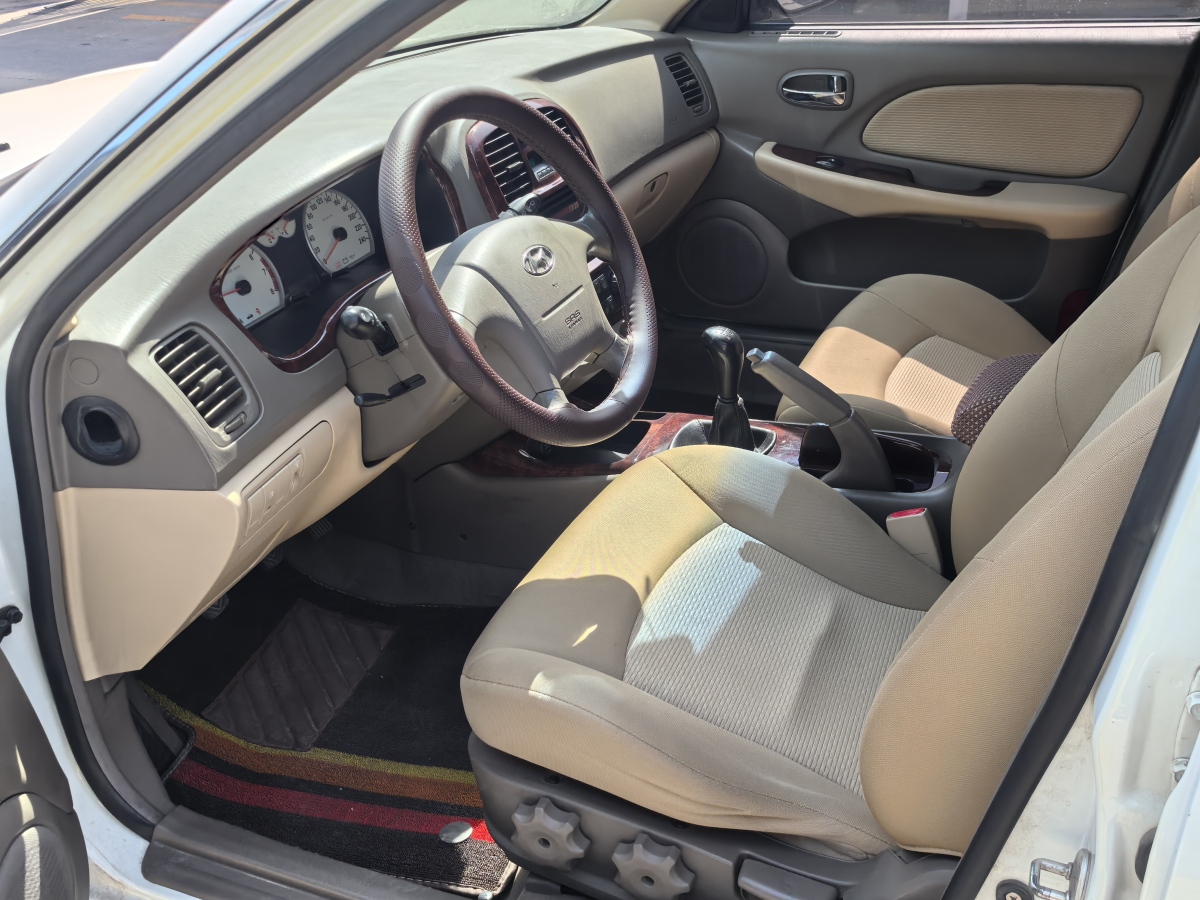 Hyundai moInca 2012 #5 Hyundai moInca 2012 صورة سيارة #5