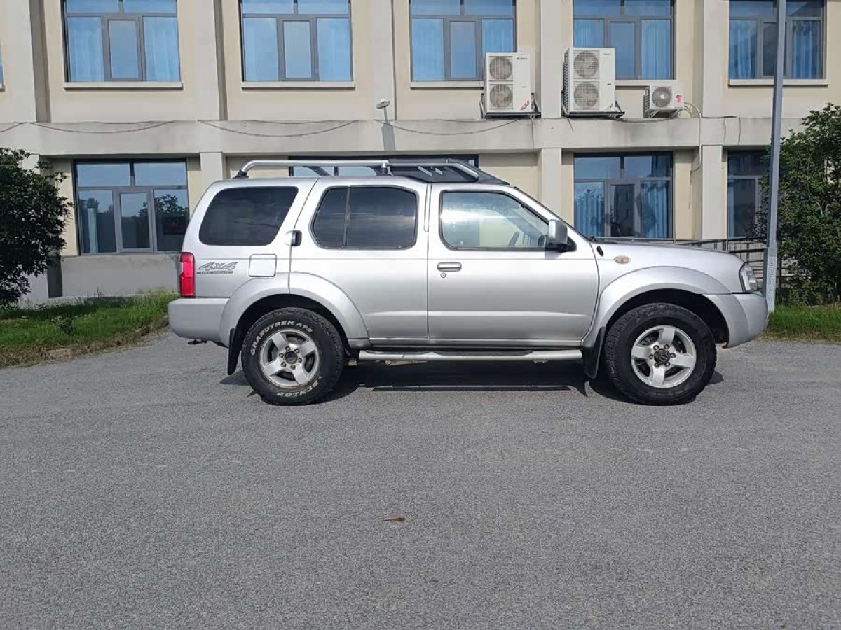 日产 日产帕拉丁 2010 汽车图片 #5