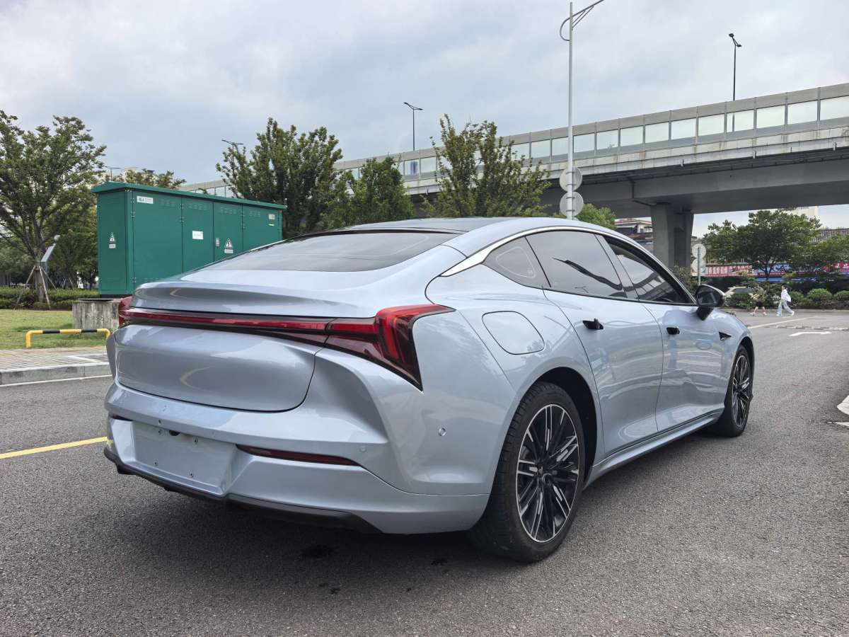 哪吒汽车 哪吒S 2023 汽车图片 #5