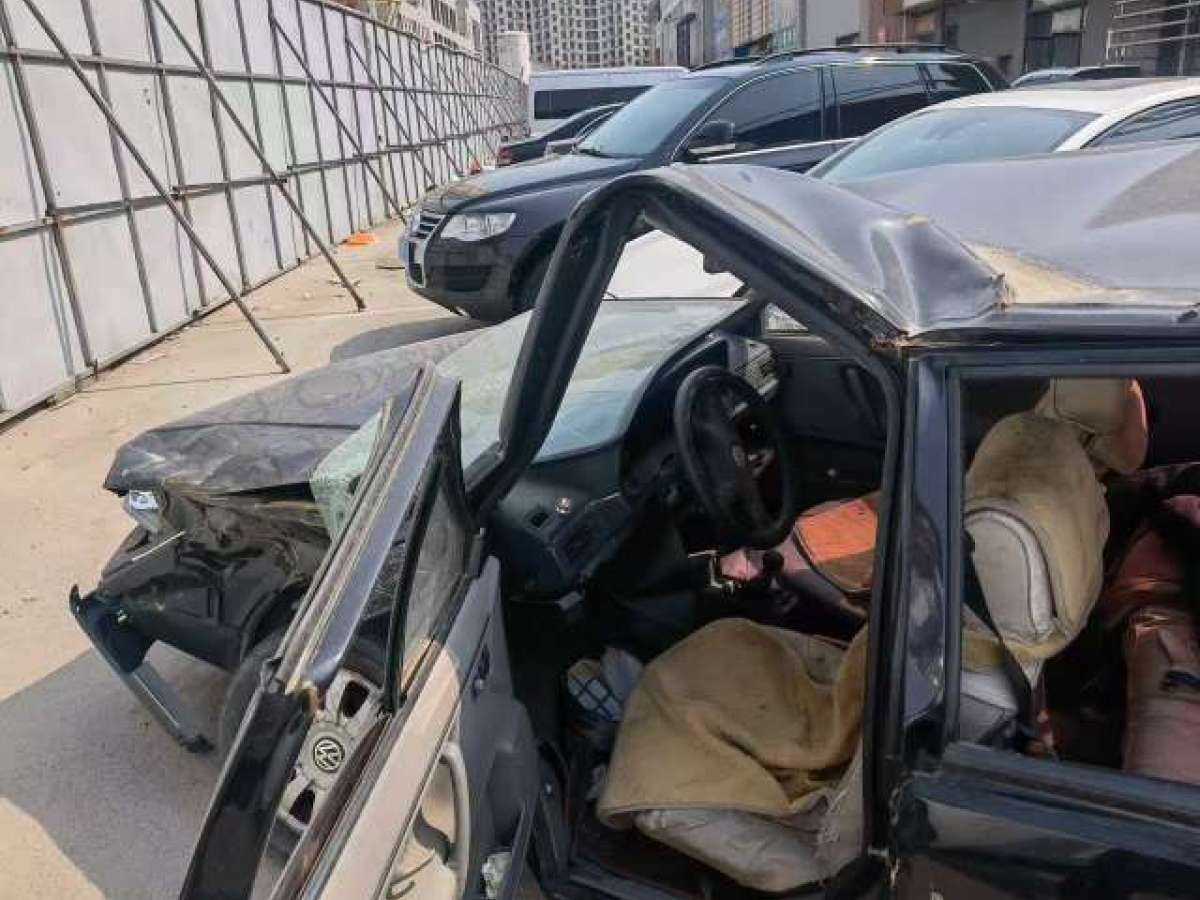 Volkswagen Santana Classic 2013 #5 Volkswagen Santana Classic 2013 car image #5