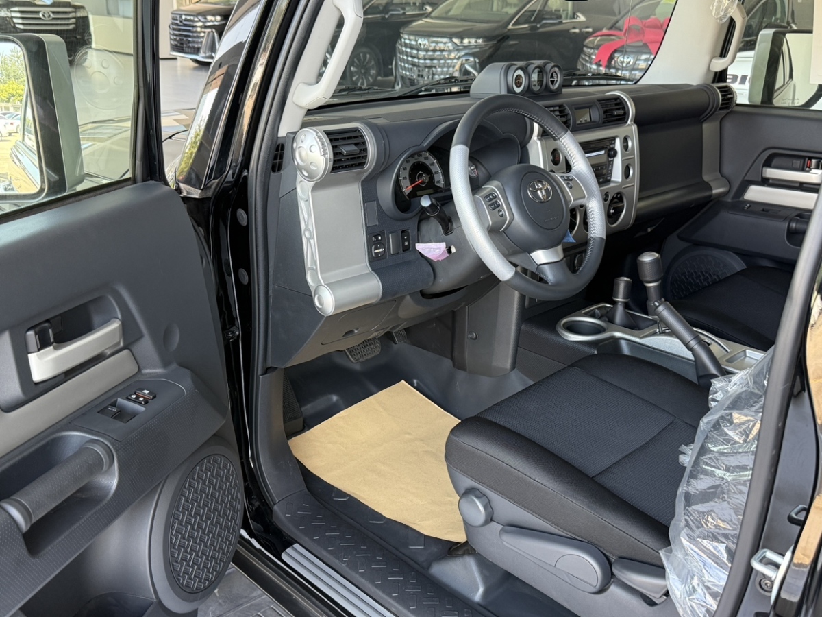 Toyota FJ Cruiser car image #5