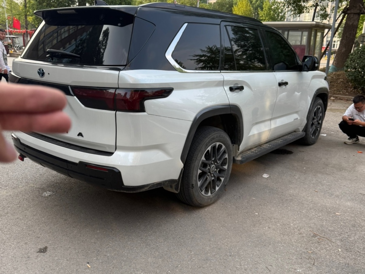 Toyota Sequoia 2023 #5 Toyota Sequoia 2023 imagen de coche #5