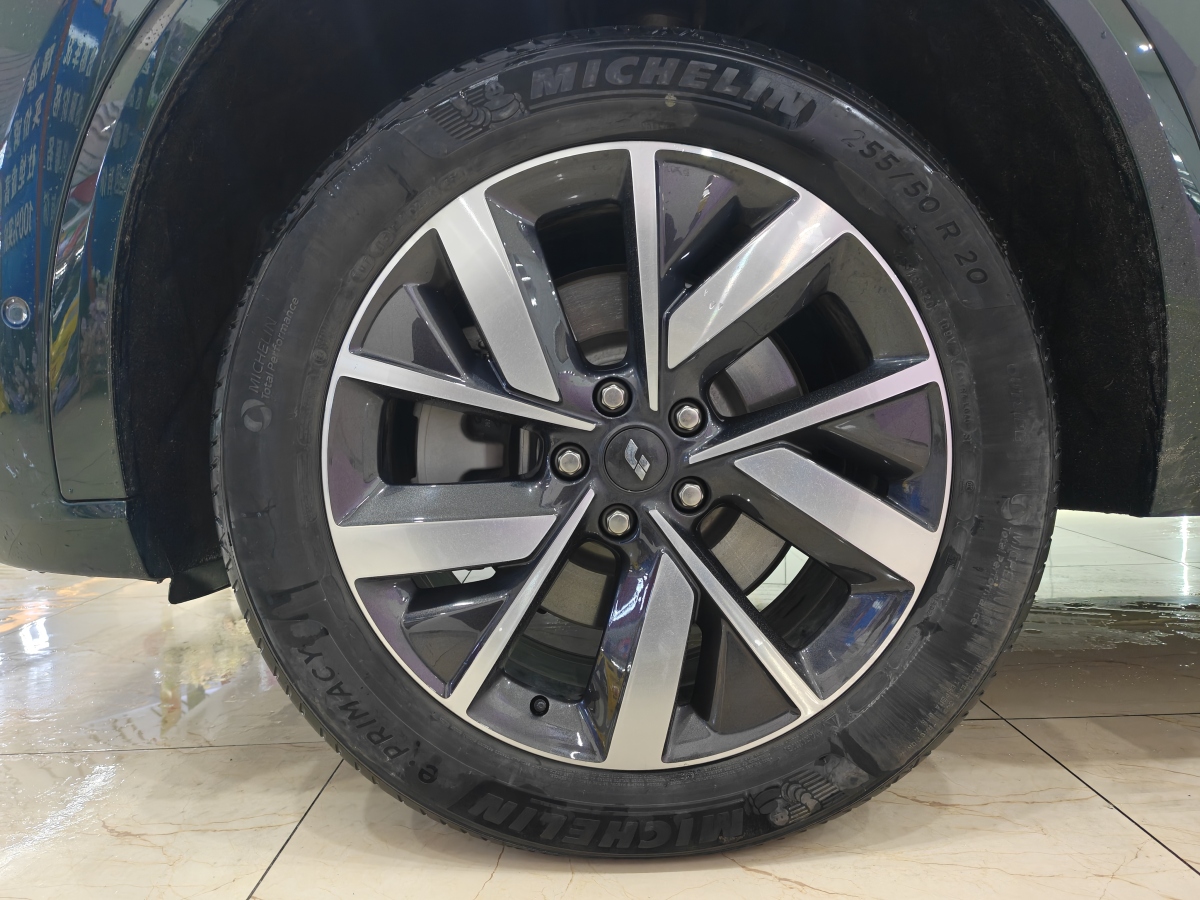 Li L8 2023 изображение автомобиля #5