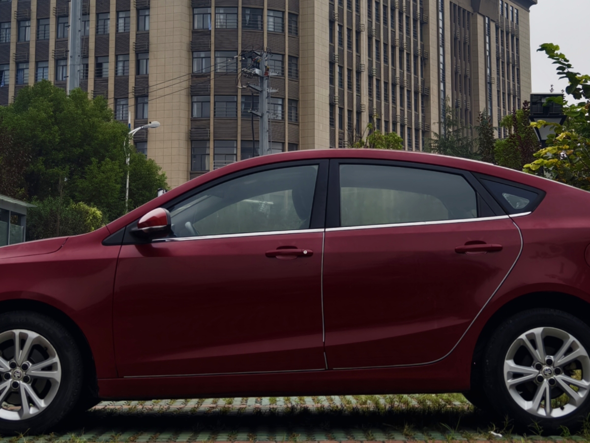 MG GT 2014 car image #5