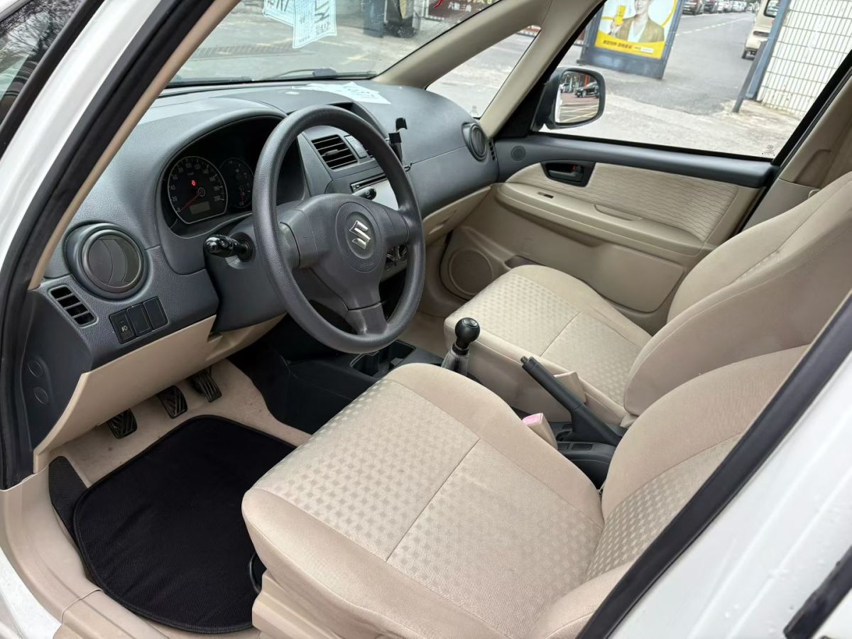 Suzuki SX4 Sedan 2012 imagem de carro #5