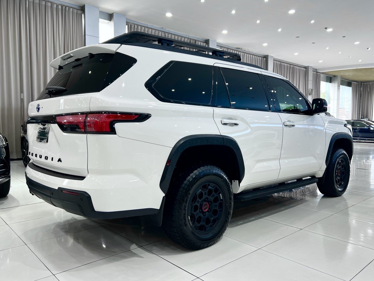 Toyota Sequoia 2024 #5 Toyota Sequoia 2024 imagen de coche #5