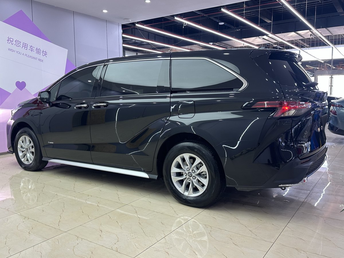 Toyota Granvia 2024 car image #5