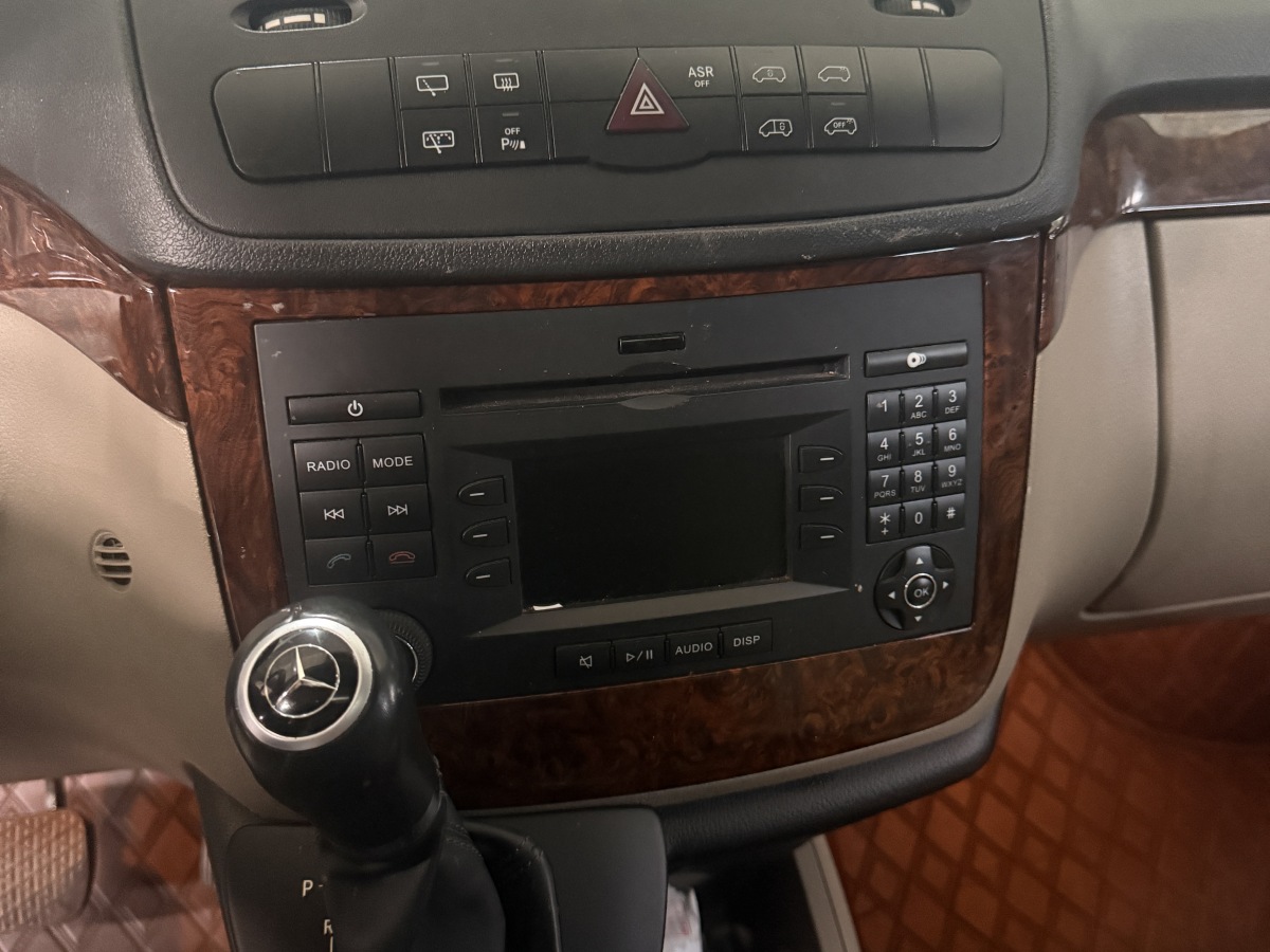 奔驰 唯雅诺 2011 汽车图片 #5