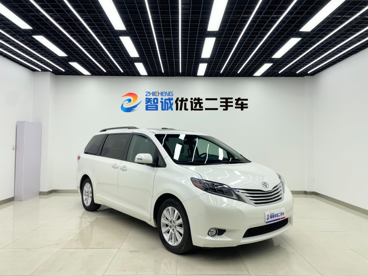 Toyota SIENNA 2010 car image #5