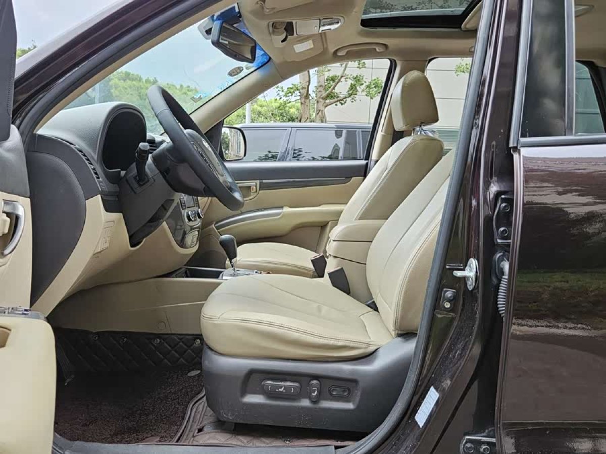 Hyundai Santa Fe Classic 2010 car image #5