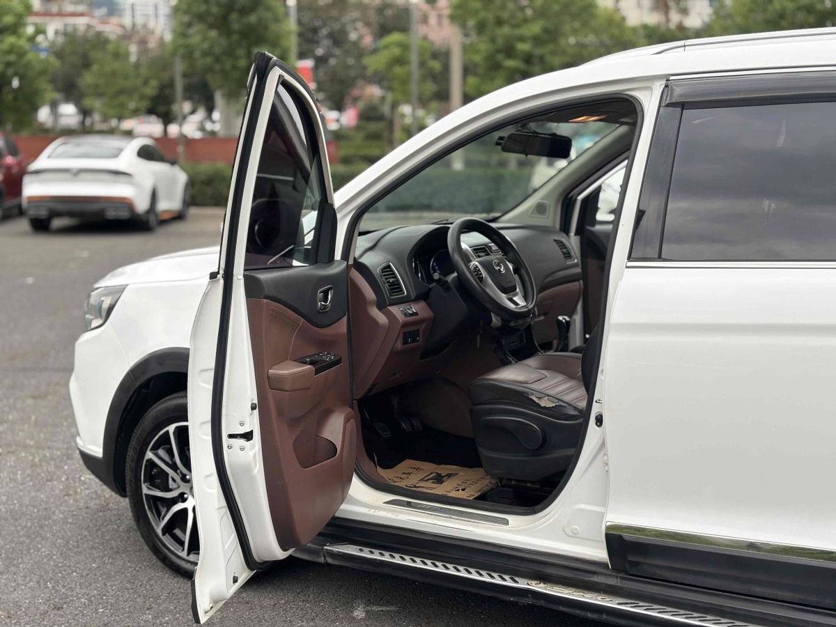 Forthing SX6 2017 car image #5