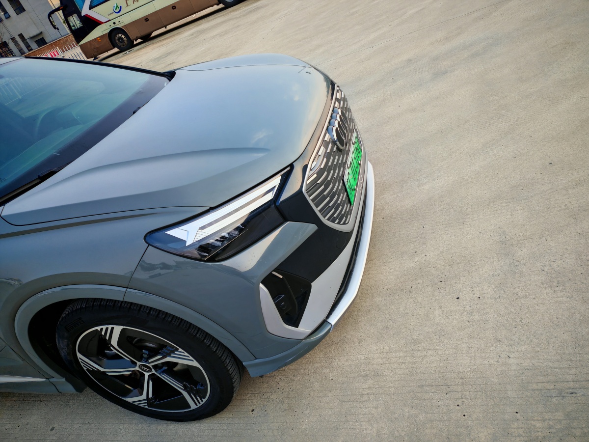 Audi Q4 e-tron 2023 immagine di auto #5